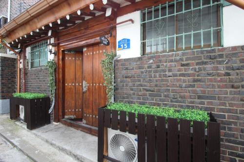 ICOS Guesthouse 1 - Female Only, Сеул (фото 5)
