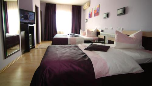Hotel Sheriff - image 3