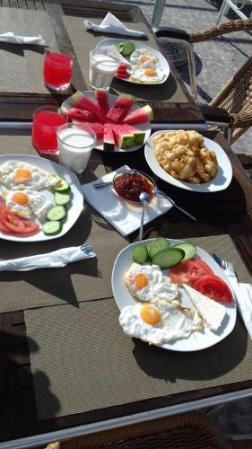 British Hotel – Himarë, CA