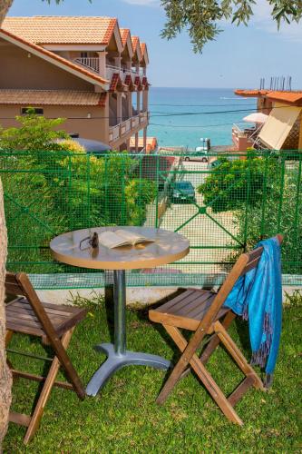  Narkissos Rooms in Paralia Vrachou