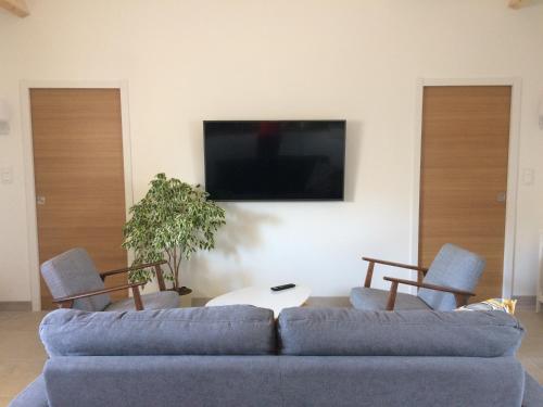 Shared lounge/TV area, La grange in Machecoul