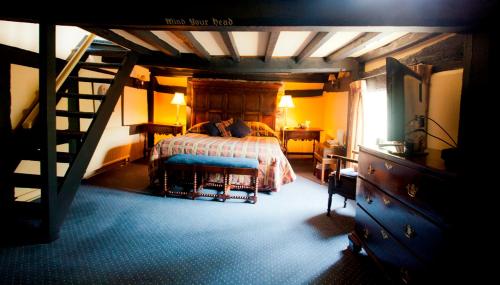 Old Black Lion - image 4