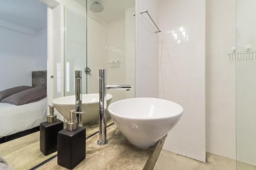 Fran Pacheco 39 (downtown apartment)
