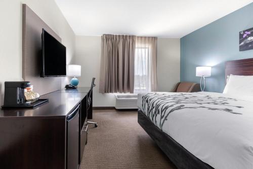 Sleep Inn & Suites - image 5