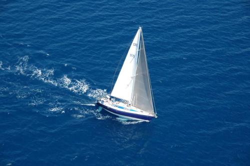 Ellinas yacht