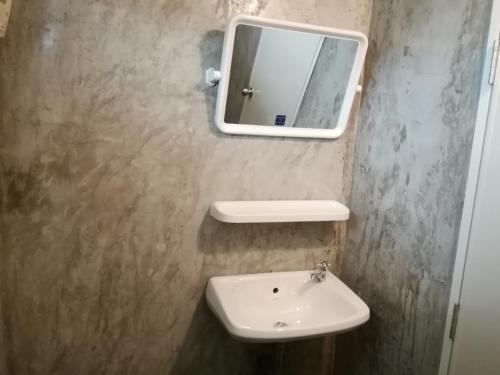 %name Beach House Koh Sichang ชลบุรี