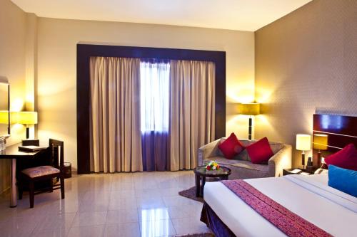 Landmark Riqqa Hotel - image 2