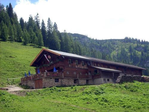 Hotel Enzian - image 7