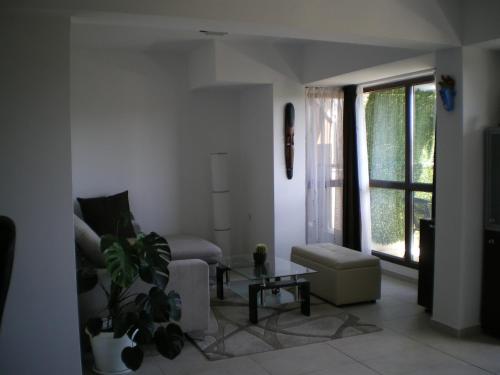 . Park View Apartment Plovdiv with Parking