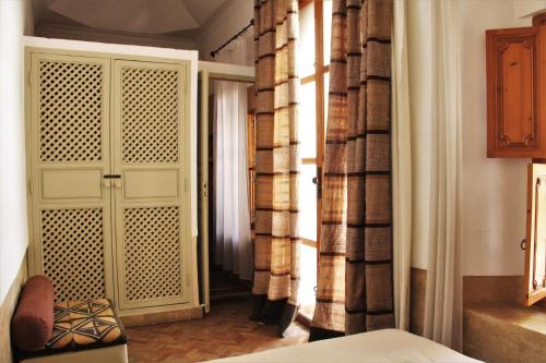Standard Double Room image 2