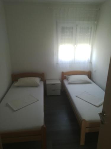 Apartmani Ivka - image 13