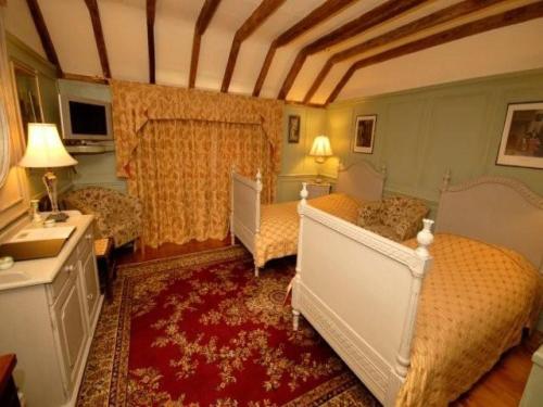 Wolds Village - main image