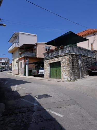  Apartments Toni & Sara, Ferienwohnung in Vodice