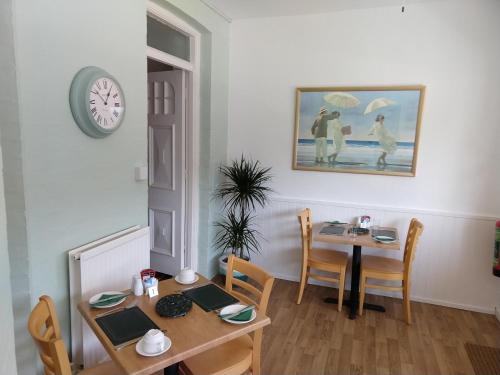 By The Sea Bed and Breakfast - image 2