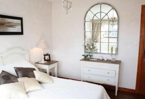1 double bed, 2 twin beds