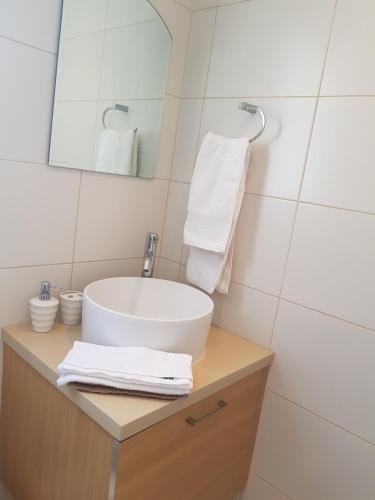 Achillion Gardens (near Uni of Nicosia) - image 4