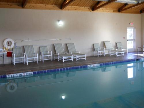 Microtel Inn & Suites By Wyndham Quincy - image 13