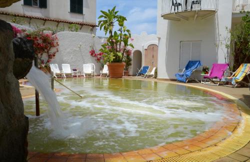 جاكوزي, Hotel Europa in ايسشيا