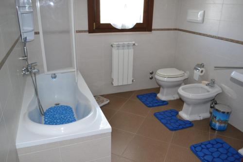 Standard Twin Room with Shared Bathroom