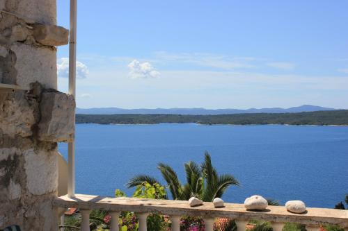  Inzomare Hvar in Zavala