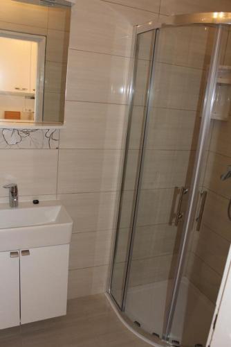  Apartment Vela Stiniva 13935d in Zastražišće