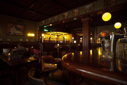 Hotel et le Cafe de Paris - image 9