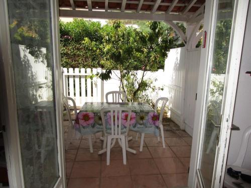 Jolie villa mitoyenne située à 250 m de la plage gîte à louer Marseillan