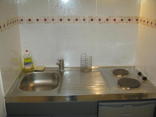 Kitchen, La Petite Auberge de Saint-Sernin in Toulouse