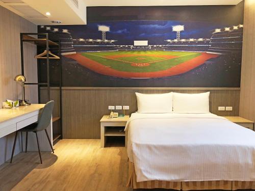 La Hotel-Baseball Theme Hall