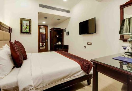 Golden Chariot Vasai - Hotel and Spa