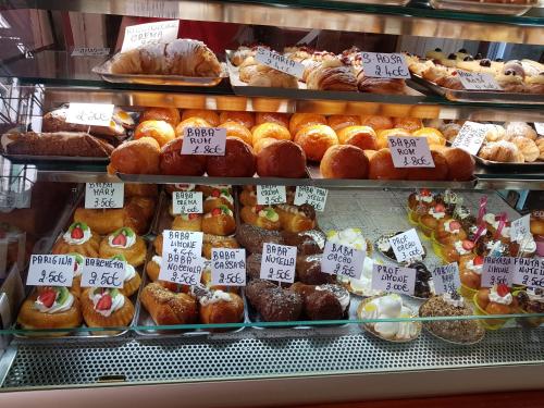 Essen und Erfrischungen, La Limonaia in Castel Volturno