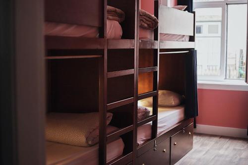 Bed in 4-Bed Mixed Dormitory Room image 2
