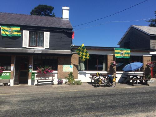 Climbers Inn - image 6