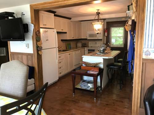 Létesítmények, Chalets Plage St-Jean in Saint-Jean-de-l'Île-d'Orléans