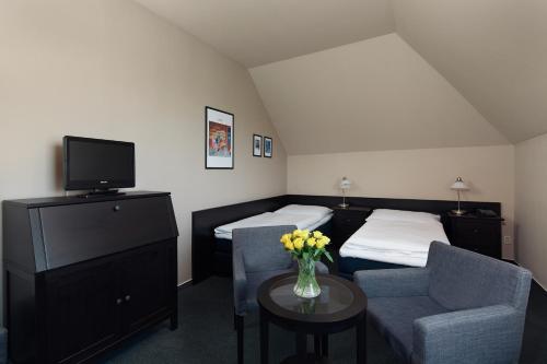 2 twin beds