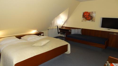 Landhaus Wolf - wir freuen uns Room Type - Triple Room