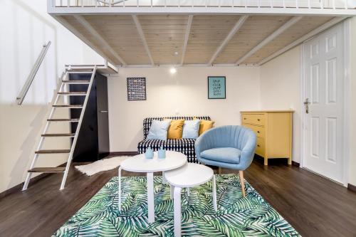  BpR Turquoise Simplicity Apartment in Budapest