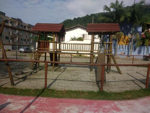 Praia Grande em Ubatuba 300m do mar 2 quartos Ar condicionado piscina - image 2