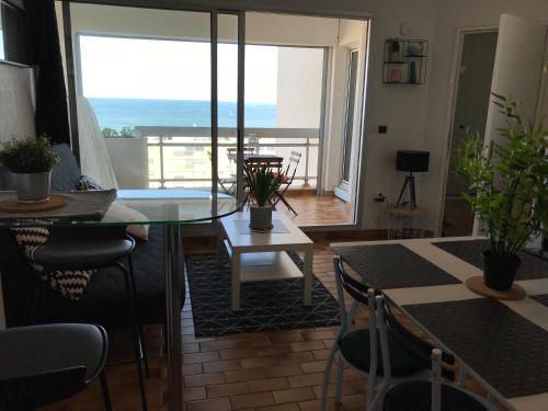 Exceptionnel ! Appartement vue imprenable sur mer.