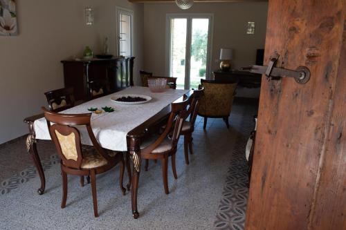 Közös társalgó / TV, B&B Le Quattro Civette in Montefelcino