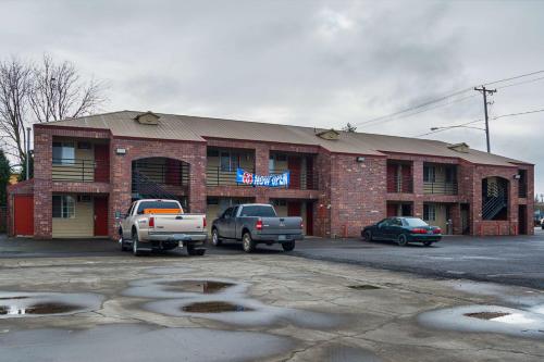 Motel 6-Canby, OR