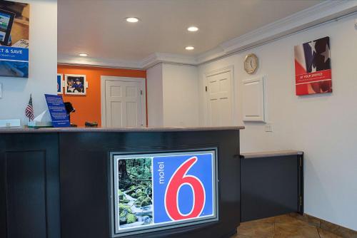 Motel 6-Canby, OR