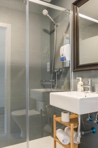 Velázquez 45 by Pillow - image 8