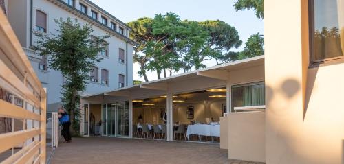 Hotel De La Ville - image 3
