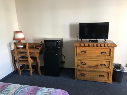 Four Corners Inn - main image