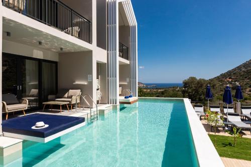 T Hotel Premium Suites - image 4