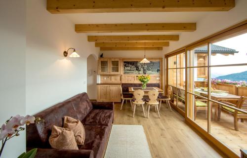 3 bedrooms, 5 beds