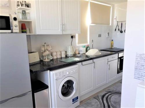 Immaculately Presented Detached Family Chalet - 5 mins to beach, nr Great Yarmouth & Norfolk Broads