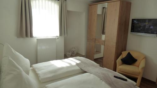 Ferienwohnung zum Dorfwirt 3.5km von An der Altmühl entfernt