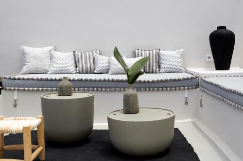 White & Co. La Torre Suites - image 4